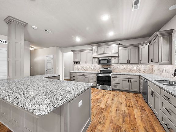 4th image of 1 Halvergate Ln