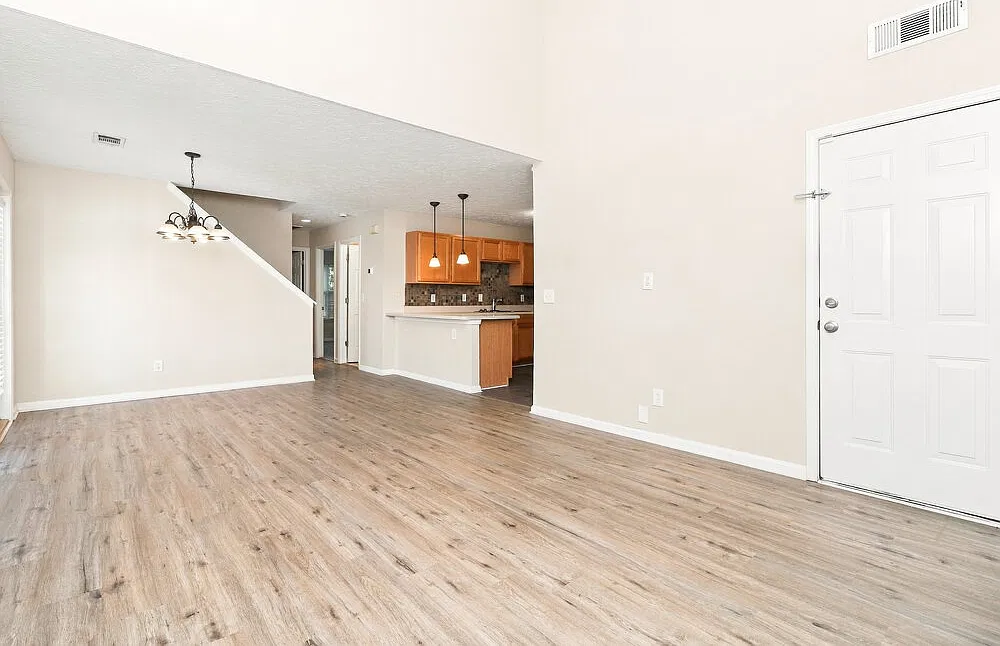 3 bed, 2.5 bath, 1365 sqft, $2,150 — Photo 4