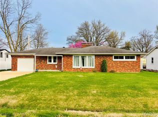 414 W 1st St, Trenton, IL