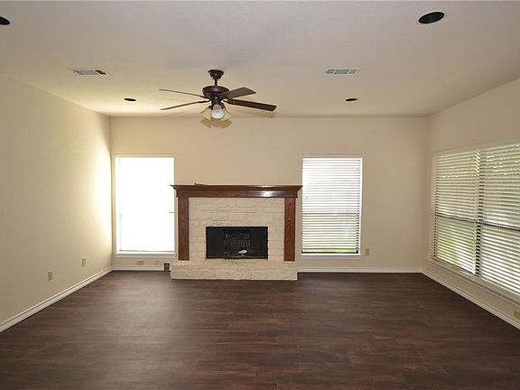 3rd image of 11200 Crossland Dr
