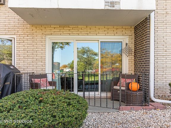 3rd image of 6530 W 94th Pl APT 1B