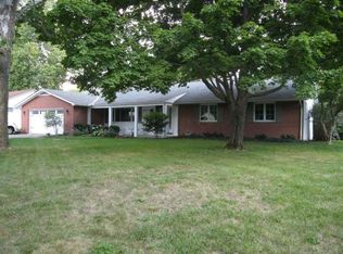 2872 Pickwick Dr, Columbus, OH 43221
