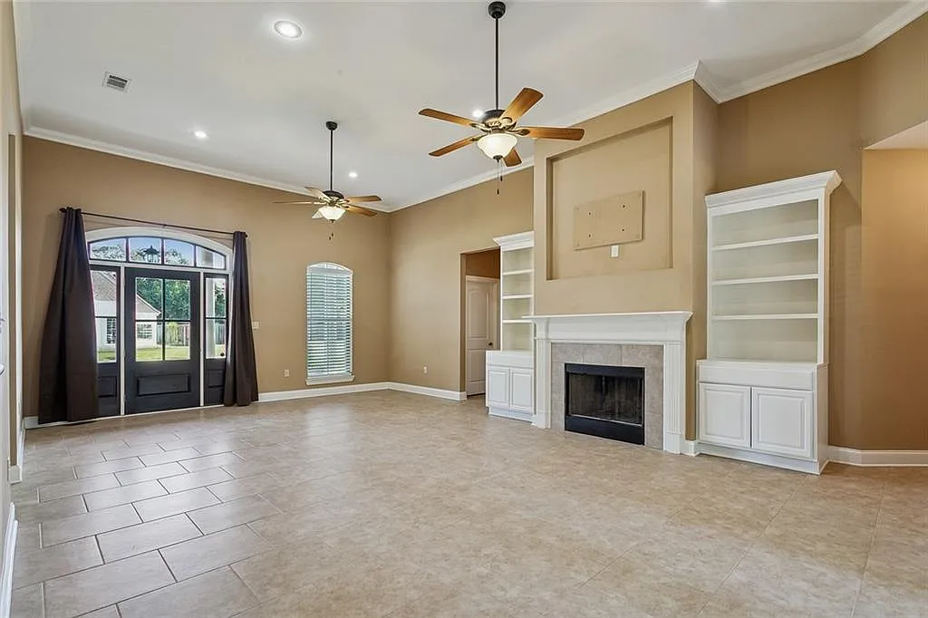 3 bed, 1804 sqft, $2,300 — Photo 2