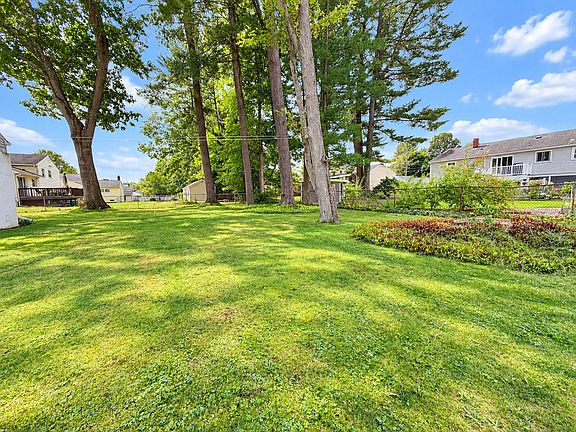 3rd image of 129 Pine Knoll Rd
