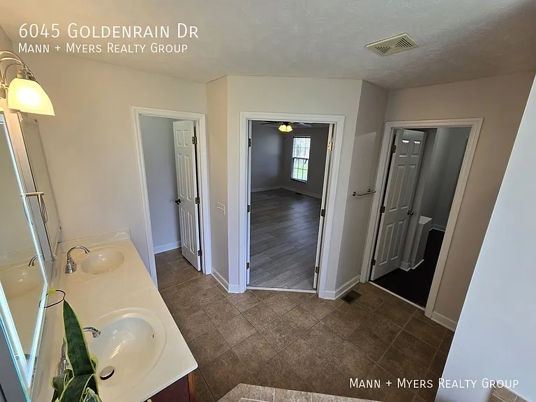 6045 Goldenrain Dr — Photo 15