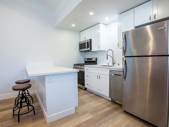 3rd image of 6552 Randi Ave