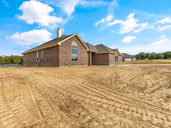 2nd image of 3021 Alvin Ct