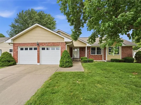 1108 SW 8th Ter, Lees Summit, MO 64081