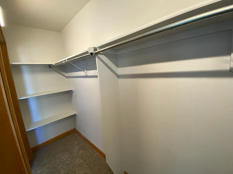 618 1/2 W Indian Creek Dr — Photo 23