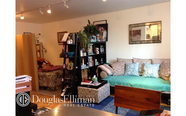 Rented by Douglas Elliman | media 15