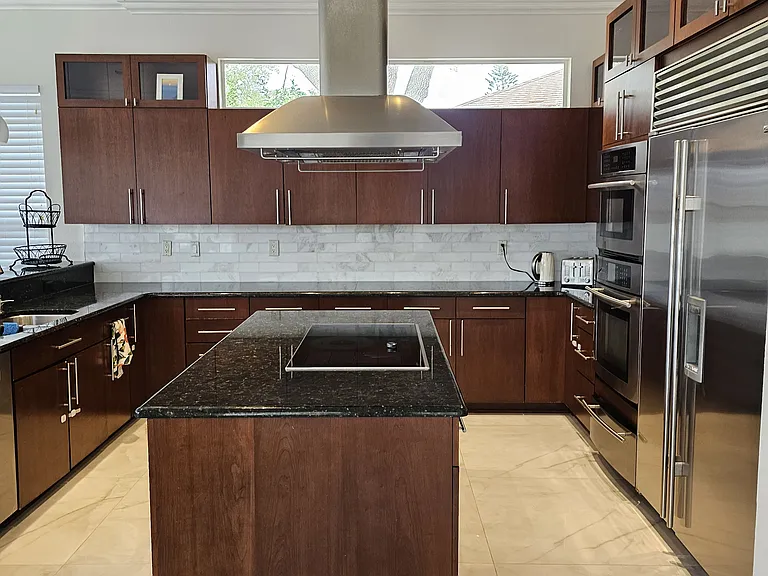 Riveredge Dr — Photo 2