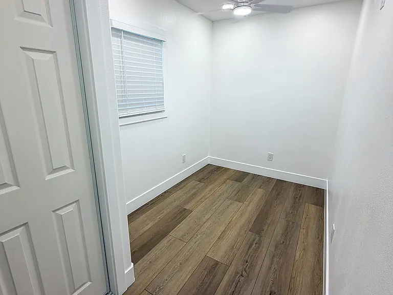 119 E Phillips Blvd — Photo 9