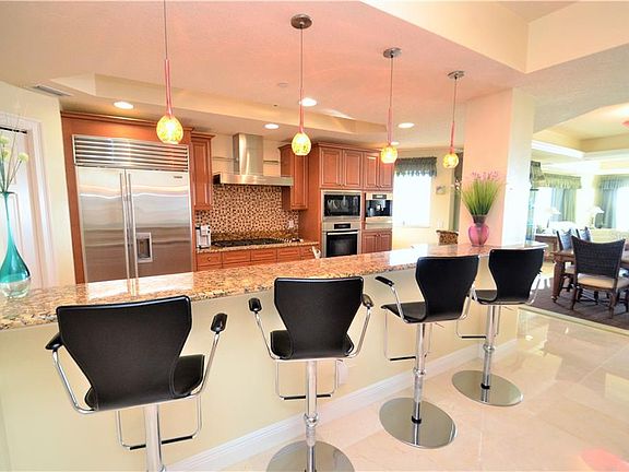 5th image of 15 Somerset St #4B