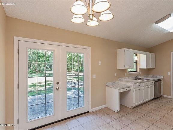 4th image of 2511 Marigold Ave