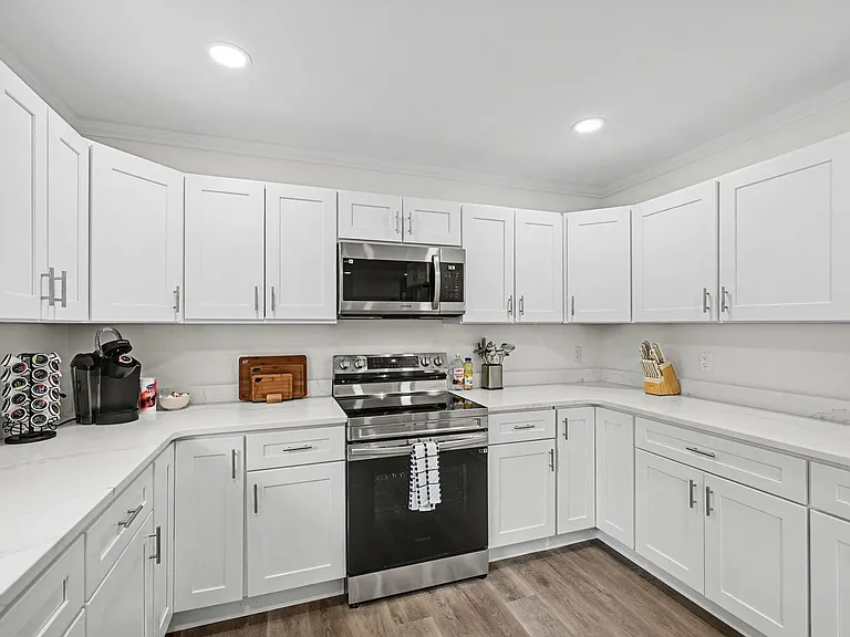 2064 Thimble Creek Dr — Photo 8