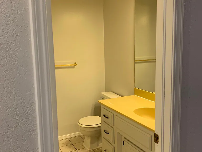 6453 N College Ave — Photo 14