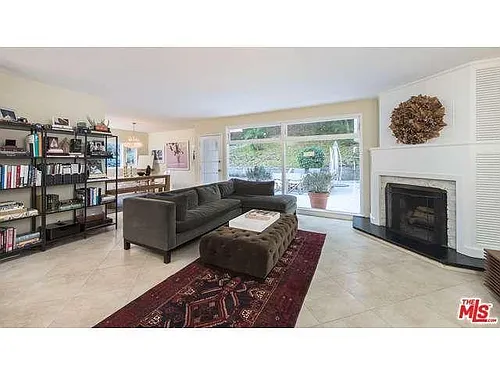 1423 Roscomare Rd Photo 1