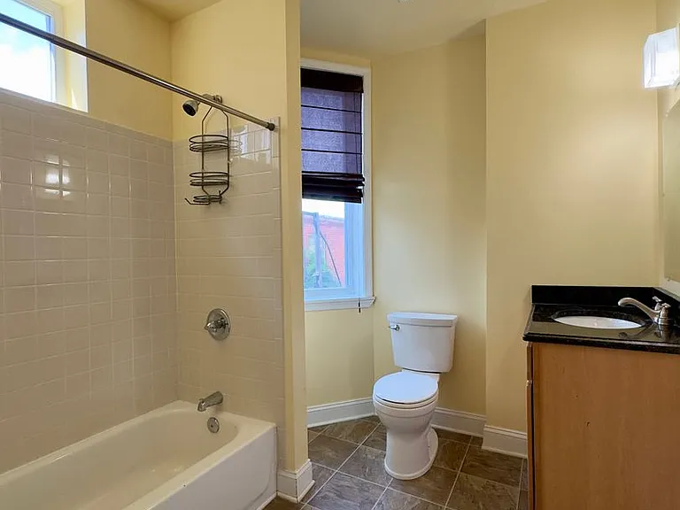 2210 N Charles St — Photo 32