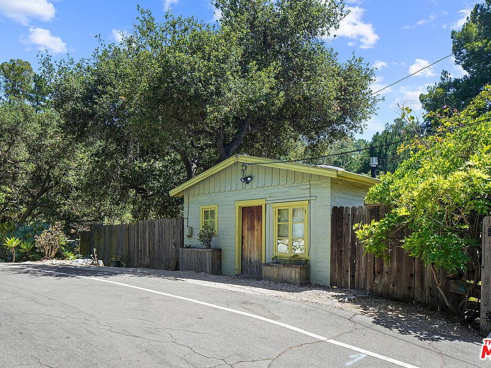 1st image of 21652 Encina Rd