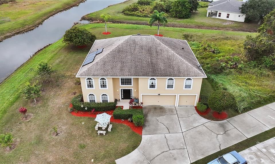 1st image of 558 NOGALES COURT