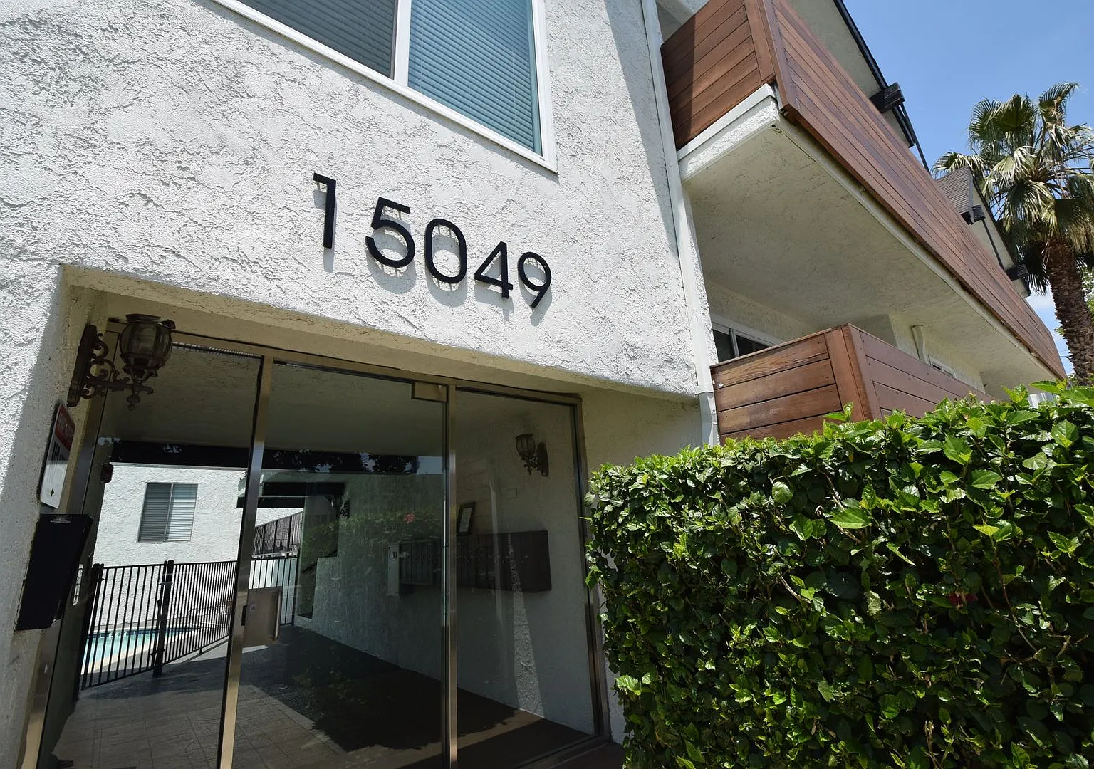 15049 — Photo 1