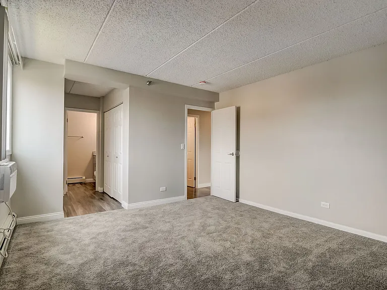 Bartlett Court Apartments — Photo 11