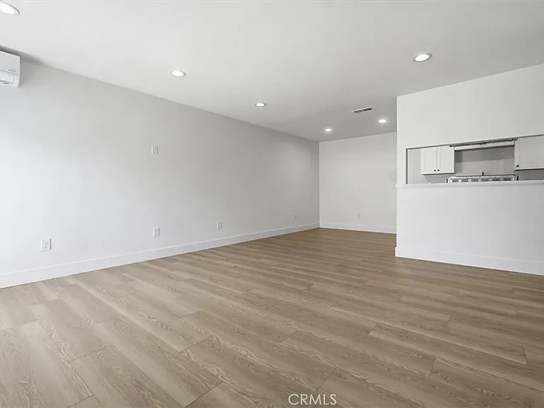 307 N Tustin Ave #D — Photo 4