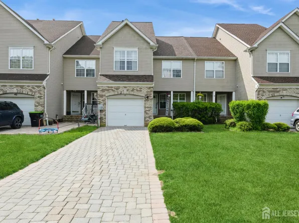 40 Dickerson Ln, Old Bridge, NJ 08857