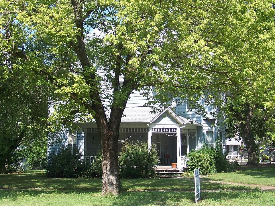 2nd image of 626 S Kansas Ave