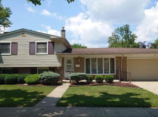 1650 Hawthorne St, Trenton, MI 48183