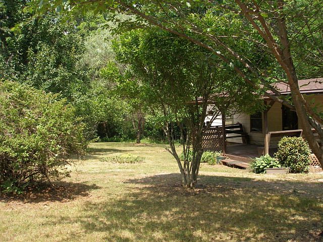 2nd image of 825 Axton Rd