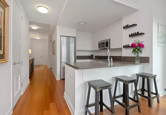 4th image of 57 Reade St APT 8E