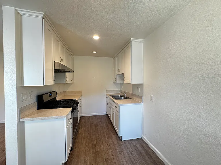 151 W Southgate Ave #5 — Photo 5