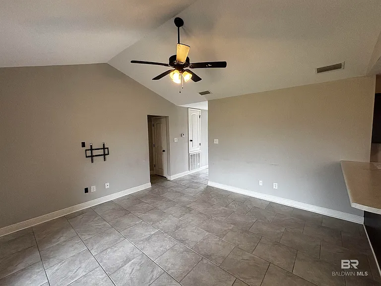 21670 Bartlett Ln — Photo 3
