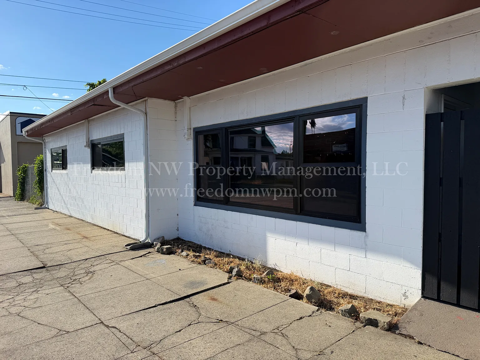 3 bed, 1408 sqft, $2,200 — Photo 2