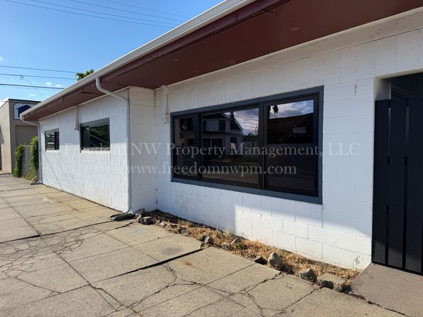 105 W Walnut St