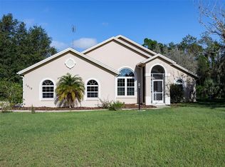 1919 Glen View Rd, Fruitland Park, FL 34731
