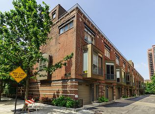 320 N Clinton St APT A, Chicago, IL 60661