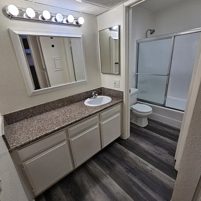 2 bed, 960 sqft, $3,000 — Photo 3