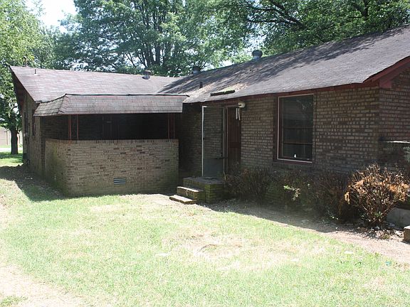 2nd image of 215 Dodge Dr
