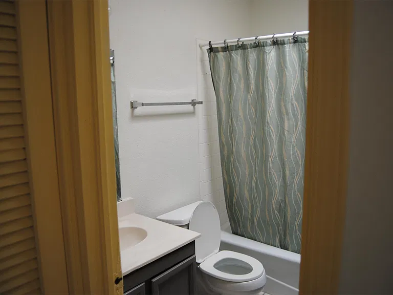 5524 Oakbriar Cir #B — Photo 10