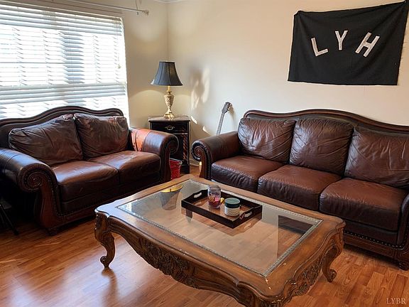 3rd image of 125 Old Tavern Cir