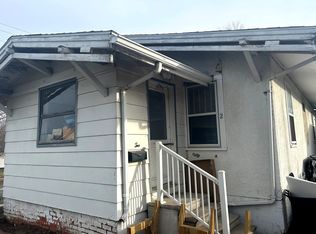 2 Bungalow Ct, Newton, IA 50208
