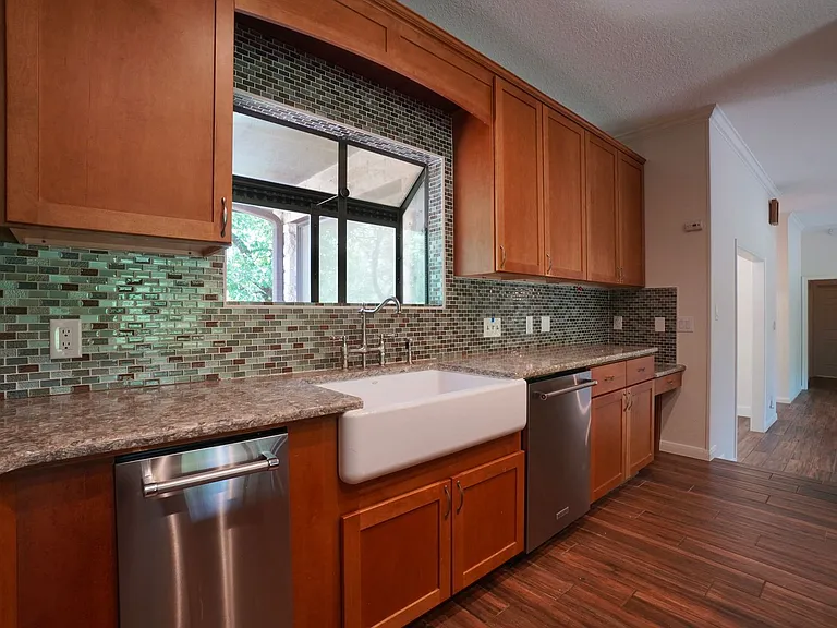 8 Woodhollow Trl — Photo 18