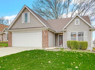 561 Lantern Walk, Valparaiso, IN 46385