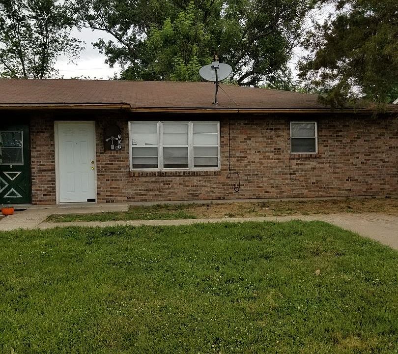 1st image of 739-B Demaret Dr