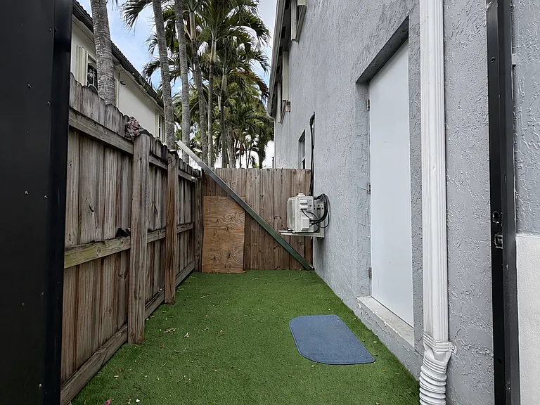 16481 SW 58th Ter — Photo 40