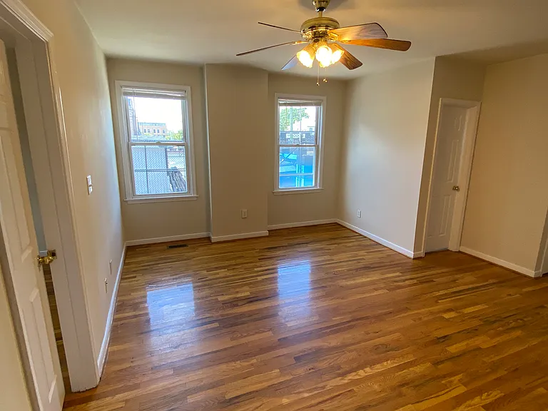 13 S Robinson St #B — Photo 11