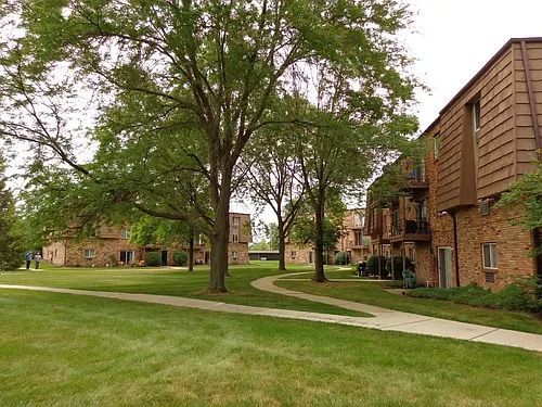 Aspen Pines Apartments Photo 1