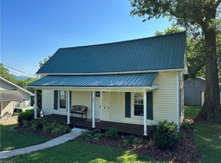 605 5th St, North Wilkesboro, NC 28659